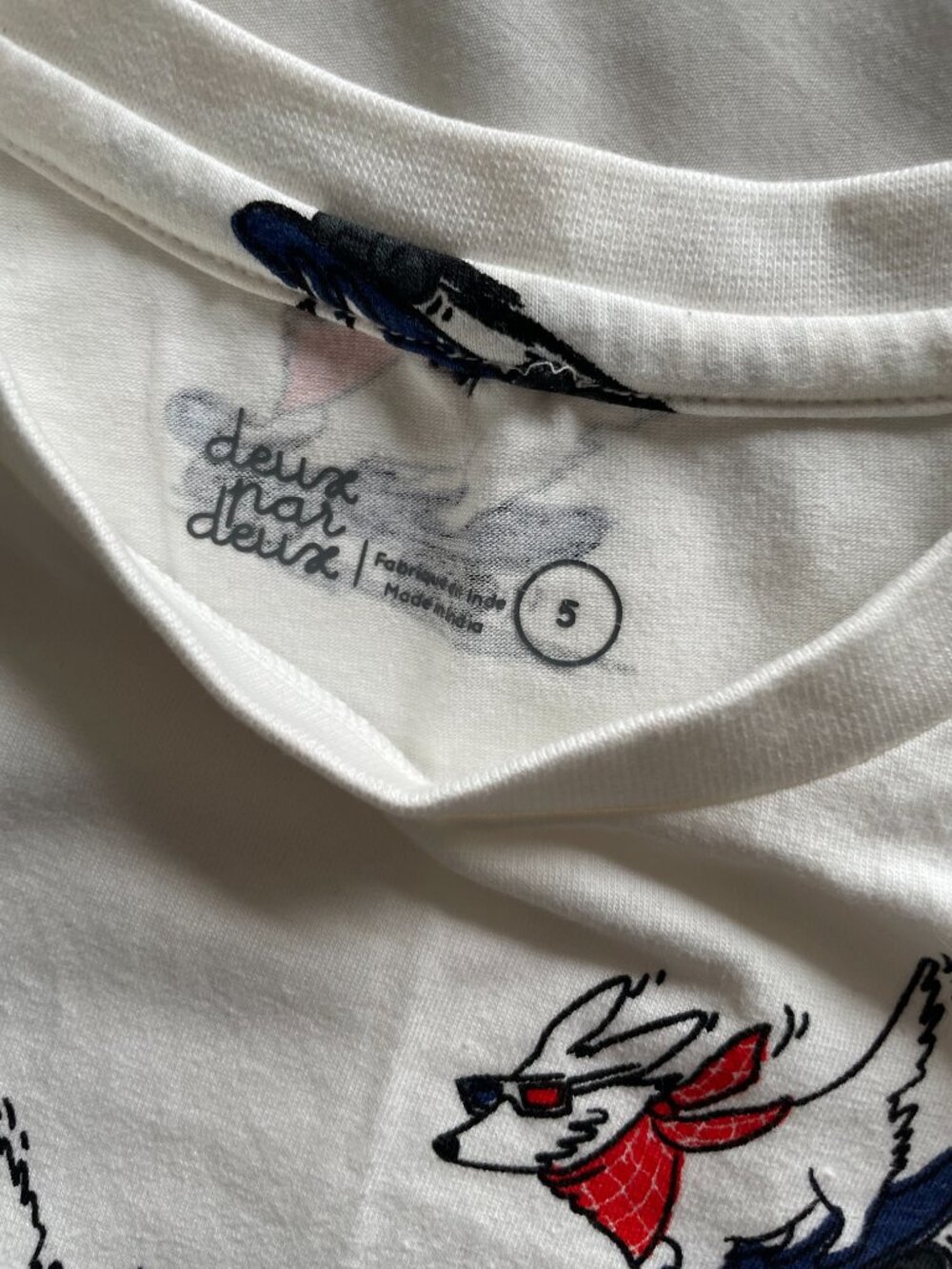 T-Shirt - Picture 2 of 3